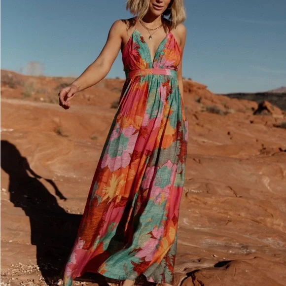 NWOT- Stunning,Vibrant Floral Halter Dress - Picture 4 of 12